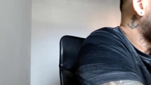Snapshot of elosocazador chatting on January 7, 1:03 pm elosocazador online show from January 7, 1:03 pm