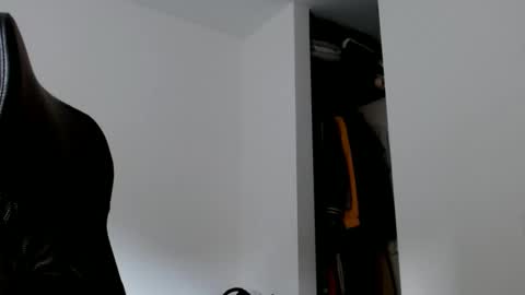 Snapshot of elosocazador chatting on January 27, 12:48 pm elosocazador online show from January 27, 12:48 pm