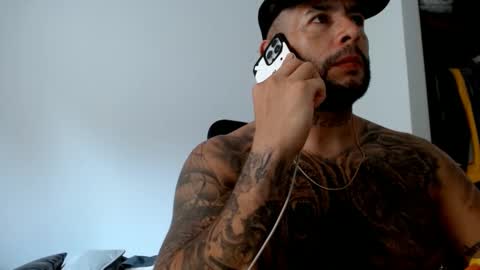 Snapshot of elosocazador chatting on January 27, 6:52 pm elosocazador online show from January 27, 6:52 pm