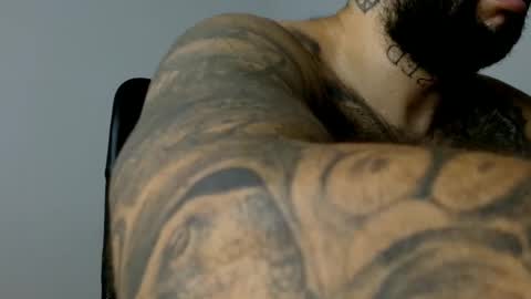 Snapshot of elosocazador chatting on October 31, 11:44 am elosocazador online show from October 31, 11:44 am