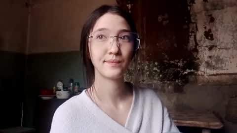 Snapshot of elouisevallian chatting on May 25, 3:12 am Elara online show from May 25, 3:12 am