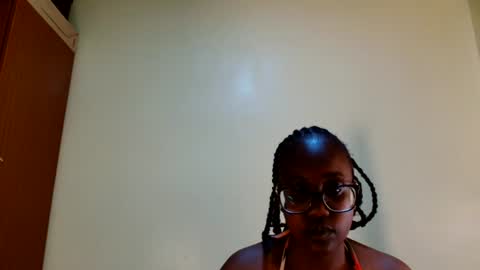 ELOWENA online show from July 1, 9:55 am
