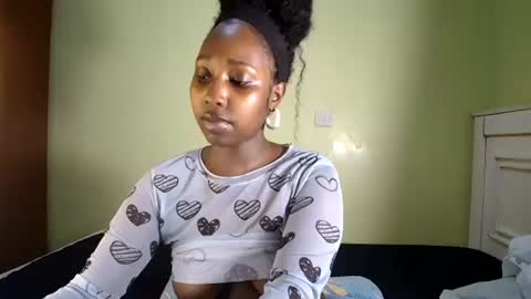 ELOWENA online show from July 22, 8:17 am