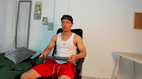 elpekas247 online show from March 27, 2:06 pm