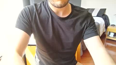 Snapshot of elriclust chatting on November 18, 4:22 pm elriclust online show from November 18, 4:22 pm