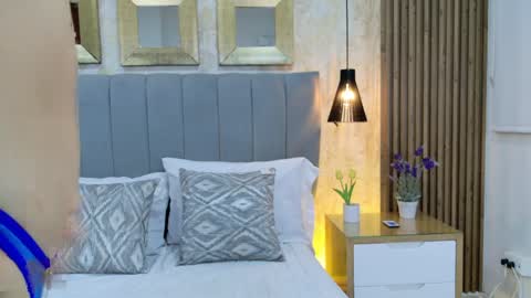 Isabela Martinez online show from April 7, 3:29 am