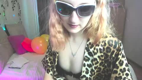Elsa  online show from February 7, 3:55 am