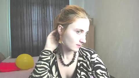 Elsa  online show from February 14, 3:54 am