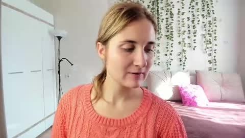 Elsa  online show from September 23, 4:48 am