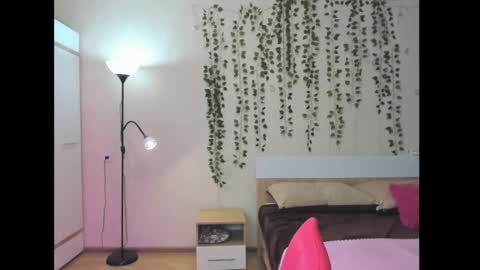 Elsa  online show from October 8, 1:47 am