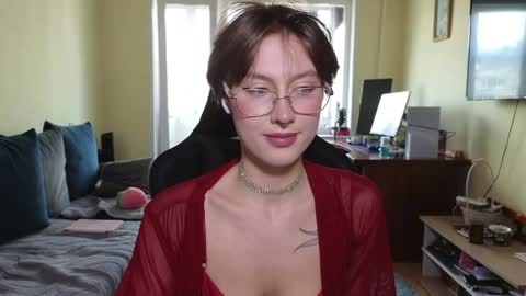 Snapshot of elsaangel chatting on April 24, 8:39 am elsaangel online show from April 24, 8:39 am