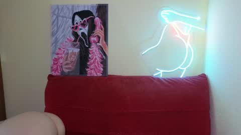 Snapshot of elsaangel chatting on May 15, 10:00 am elsaangel online show from May 15, 10:00 am