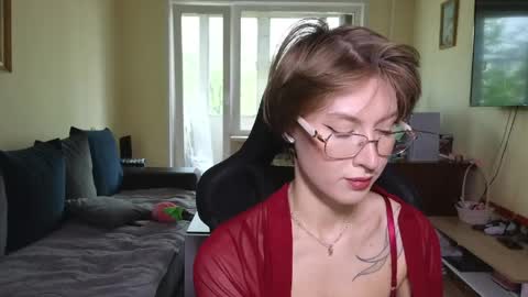 Snapshot of elsaangel chatting on May 23, 8:18 am elsaangel online show from May 23, 8:18 am