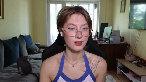 Snapshot of elsaangel chatting on May 30, 4:42 am elsaangel online show from May 30, 4:42 am