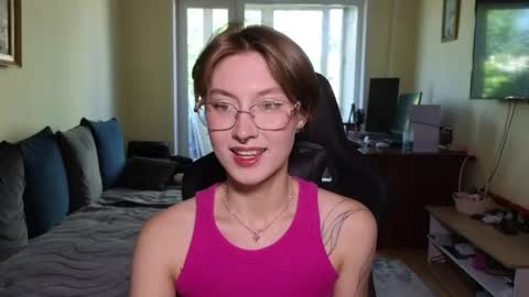 Snapshot of elsaangel chatting on June 18, 7:08 am elsaangel online show from June 18, 7:08 am