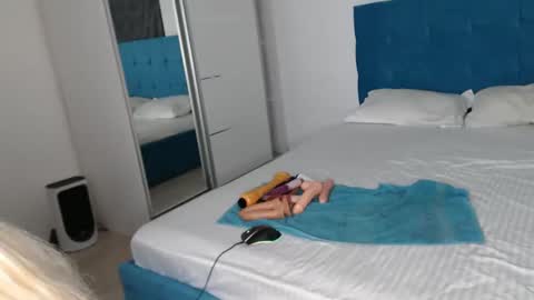 elssa_rush online show from March 7, 5:17 pm