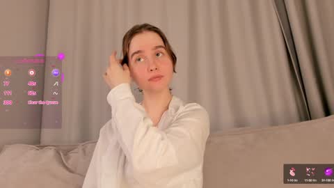 Snapshot of elvahance chatting on December 3, 11:01 am Maria online show from December 3, 11:01 am