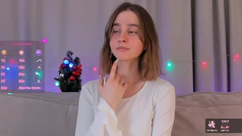 Snapshot of elvahance chatting on December 17, 11:06 am Maria online show from December 17, 11:06 am