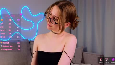 Snapshot of elvahance chatting on January 28, 2:10 pm Maria online show from January 28, 2:10 pm