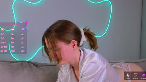 Snapshot of elvahance chatting on February 1, 2:13 pm Maria online show from February 1, 2:13 pm