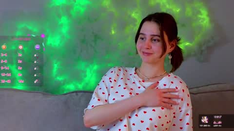 Snapshot of elvahance chatting on February 4, 11:05 am Maria online show from February 4, 11:05 am