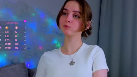 Snapshot of elvahance chatting on February 5, 11:12 am Maria online show from February 5, 11:12 am