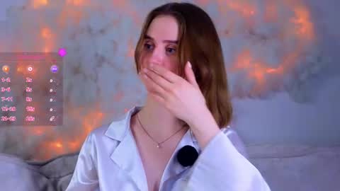 Snapshot of elvahance chatting on February 19, 11:06 am Maria online show from February 19, 11:06 am