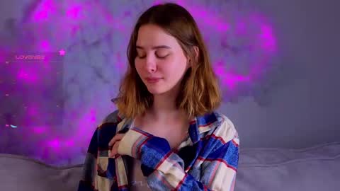 Snapshot of elvahance chatting on February 21, 11:11 am Maria online show from February 21, 11:11 am