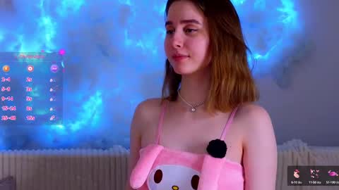 Snapshot of elvahance chatting on February 24, 11:21 am Maria online show from February 24, 11:21 am