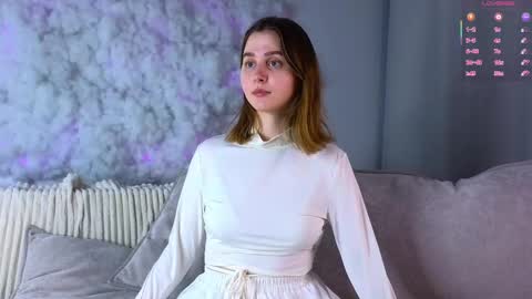 Snapshot of elvahance chatting on March 5, 11:06 am Maria online show from March 5, 11:06 am