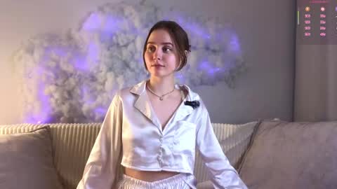 Snapshot of elvahance chatting on March 7, 11:07 am Maria online show from March 7, 11:07 am