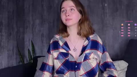 Snapshot of elvahance chatting on March 12, 11:09 am Maria online show from March 12, 11:09 am