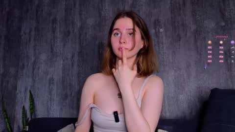 Snapshot of elvahance chatting on March 12, 2:12 pm Maria online show from March 12, 2:12 pm