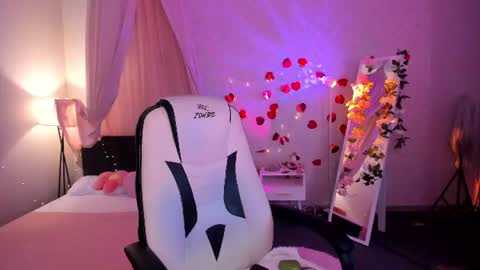 Elvienne online show from July 18, 3:11 am