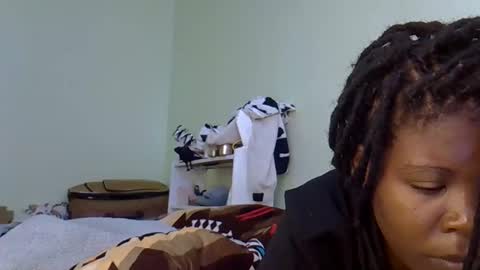 flo online show from December 18, 9:15 am