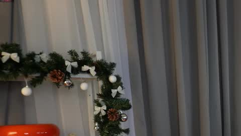 Snapshot of elvilune chatting on December 15, 12:09 pm Erica online show from December 15, 12:09 pm