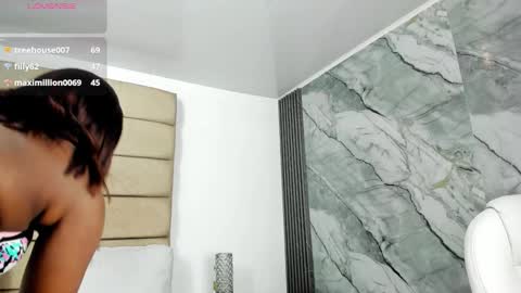 Snapshot of ely_brown chatting on March 10, 3:33 am ely brown online show from March 10, 3:33 am