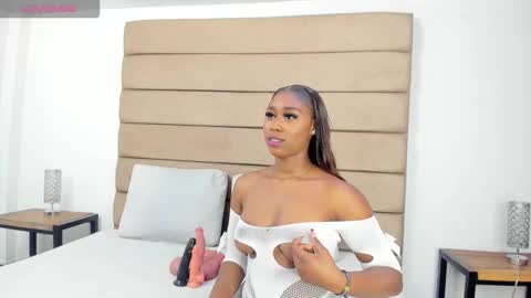 Snapshot of ely_brown chatting on March 18, 3:53 am ely brown online show from March 18, 3:53 am