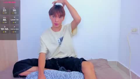  E  L  Y   K  I  N  G   online show from June 12, 7:13 pm