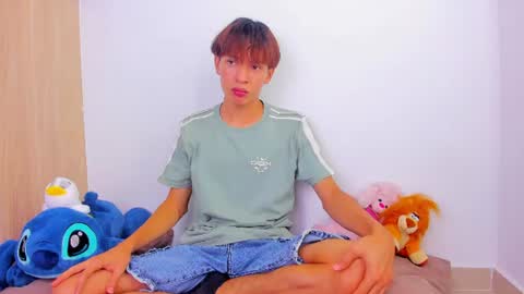 Snapshot of ely_king chatting on June 17, 7:04 pm E L Y K I N G online show from June 17, 7:04 pm