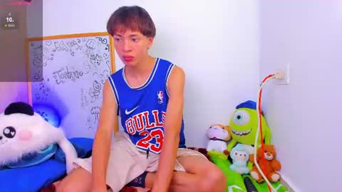 Snapshot of ely_king chatting on July 7, 7:18 pm E L Y K I N G online show from July 7, 7:18 pm