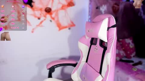 Snapshot of ely_w1 chatting on October 31, 9:49 pm ely_w1 online show from October 31, 9:49 pm