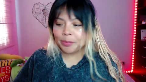 Snapshot of elymoon chatting on February 20, 10:21 pm Ely online show from February 20, 10:21 pm