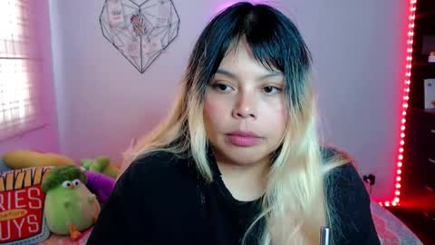 Snapshot of elymoon chatting on February 27, 9:59 pm Ely online show from February 27, 9:59 pm