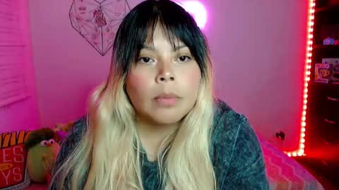 Snapshot of elymoon chatting on March 9, 11:53 pm Ely online show from March 9, 11:53 pm