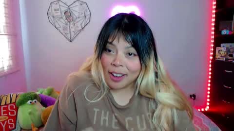 Snapshot of elymoon chatting on March 10, 8:14 pm Ely online show from March 10, 8:14 pm