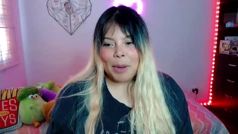 Snapshot of elymoon chatting on March 11, 9:32 pm Ely online show from March 11, 9:32 pm