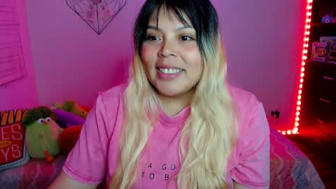 Snapshot of elymoon chatting on March 18, 1:31 am Ely online show from March 18, 1:31 am