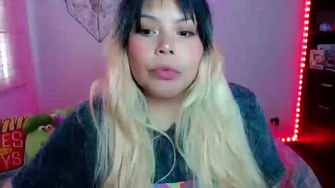 Snapshot of elymoon chatting on March 18, 9:07 pm Ely online show from March 18, 9:07 pm