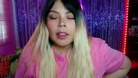 Snapshot of elymoon chatting on March 20, 10:47 pm Ely online show from March 20, 10:47 pm